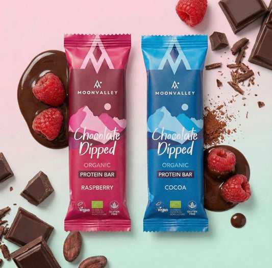 Moonvalley Chocolate Dipped økologiske proteinbarer med kakao og bringebær